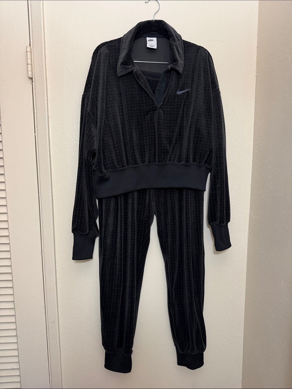 Nike Black Velour Women’s Athleisure Track Jogger Set Size M Top & L Pants
